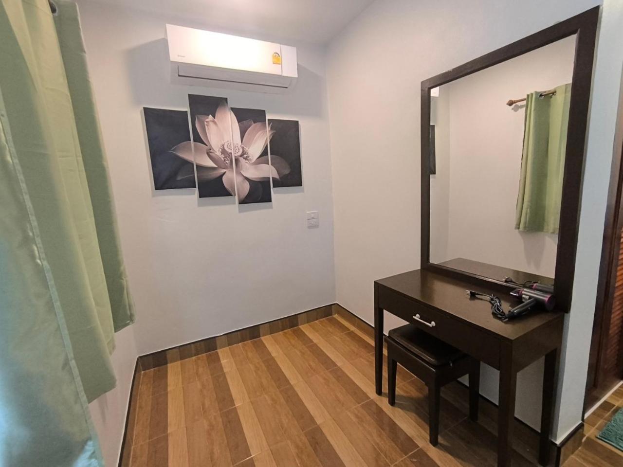 Lotus Paradise - Sha Ban Ko Tao